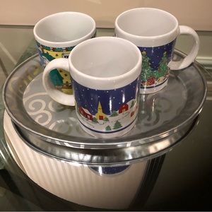 ⬇️Price Drop⬇️🛍3 for $30🛍Preloved bundled 3 vintage Christmas mugs
